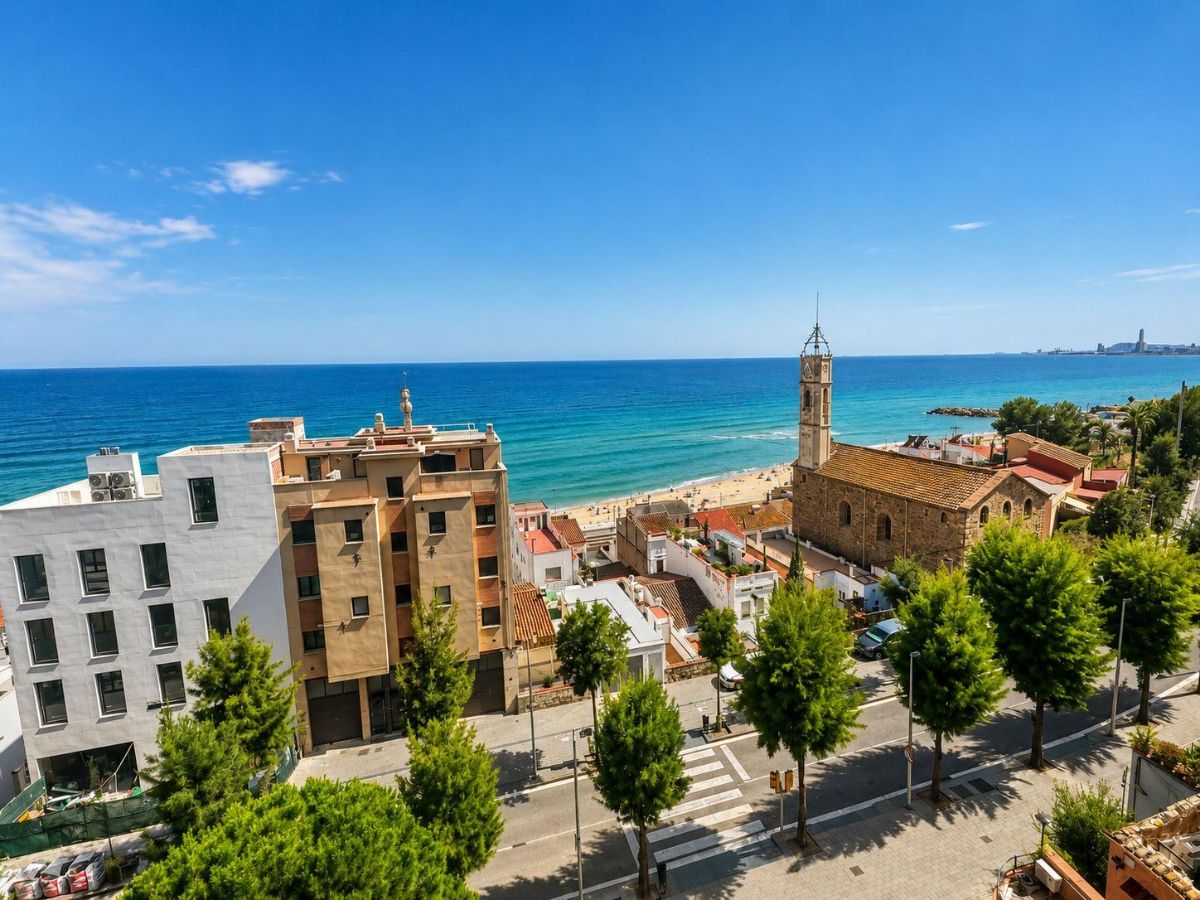 PISO CON VISTAS AL MAR EN MONTGAT