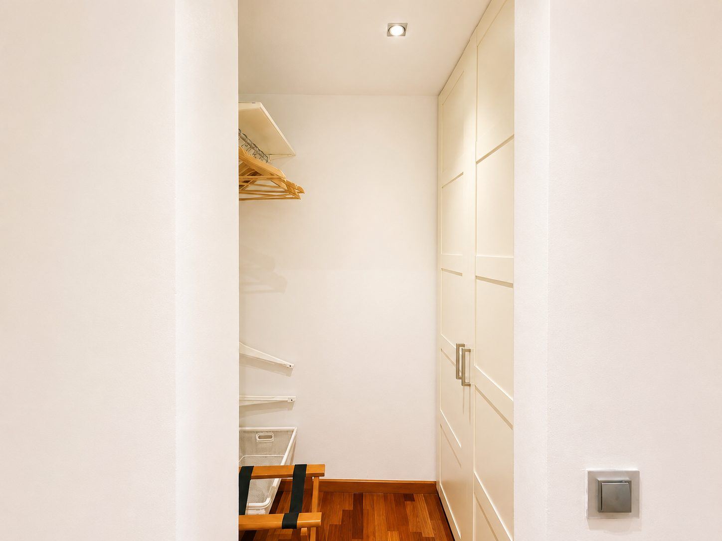 Casa adosada de diseño con ascensor, terraza y licencia turística - Foto 17