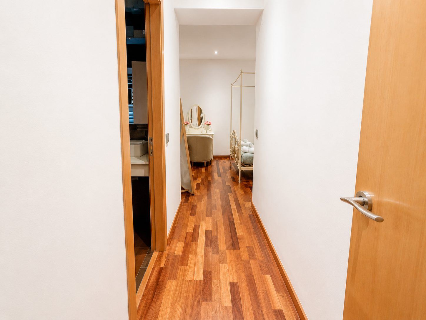 Casa adosada de diseño con ascensor, terraza y licencia turística - Foto 15