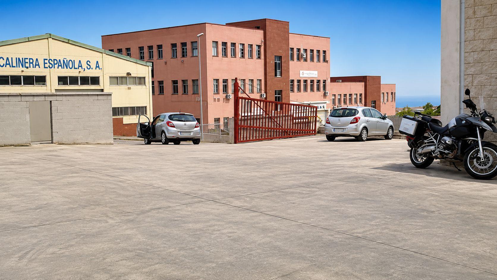 Espaciosa nave industrial con oficinas en Mataró - Foto 7