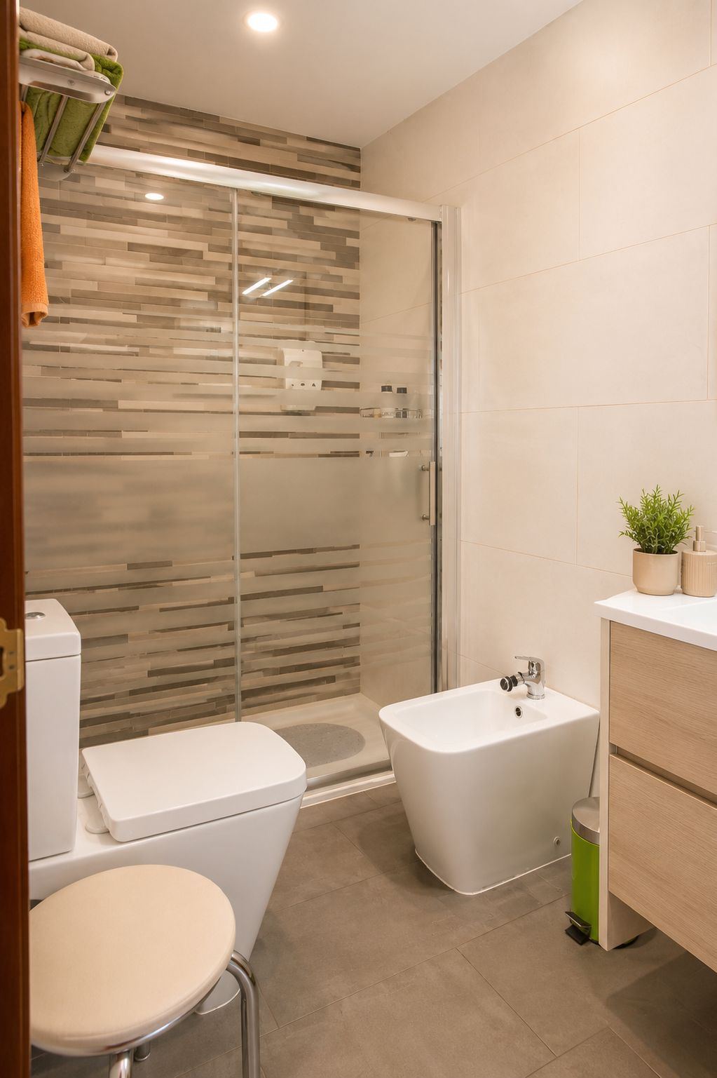 Amplio piso de 5 habitaciones en segunda línea de mar - Foto 21