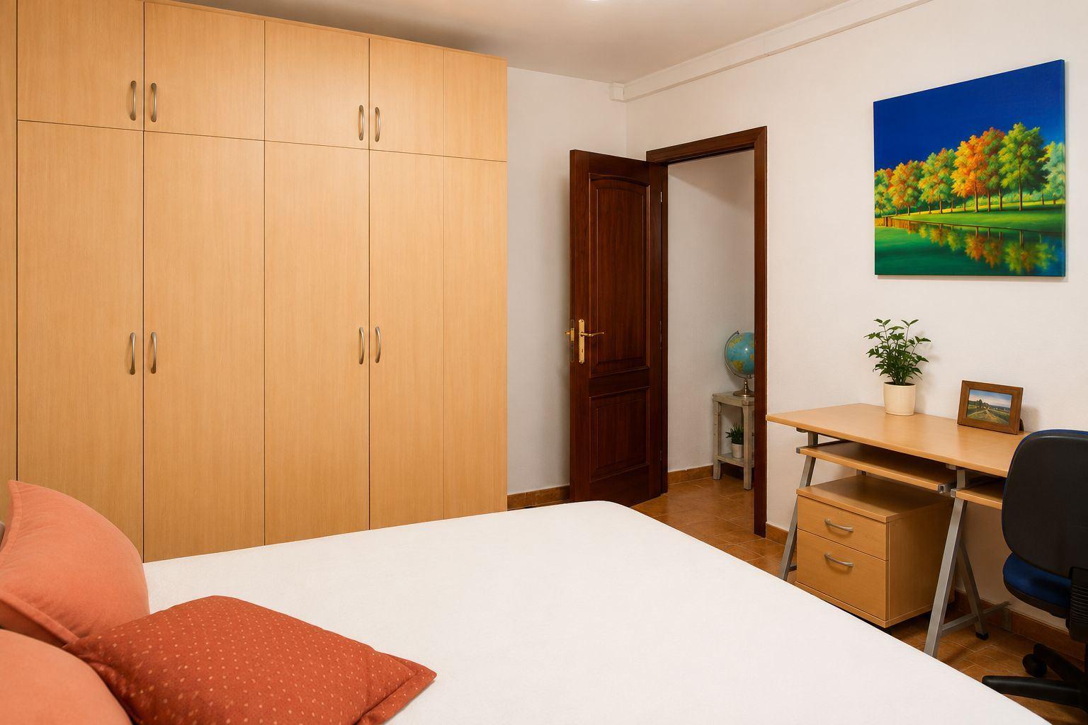 Amplio piso de 5 habitaciones en segunda línea de mar - Foto 9