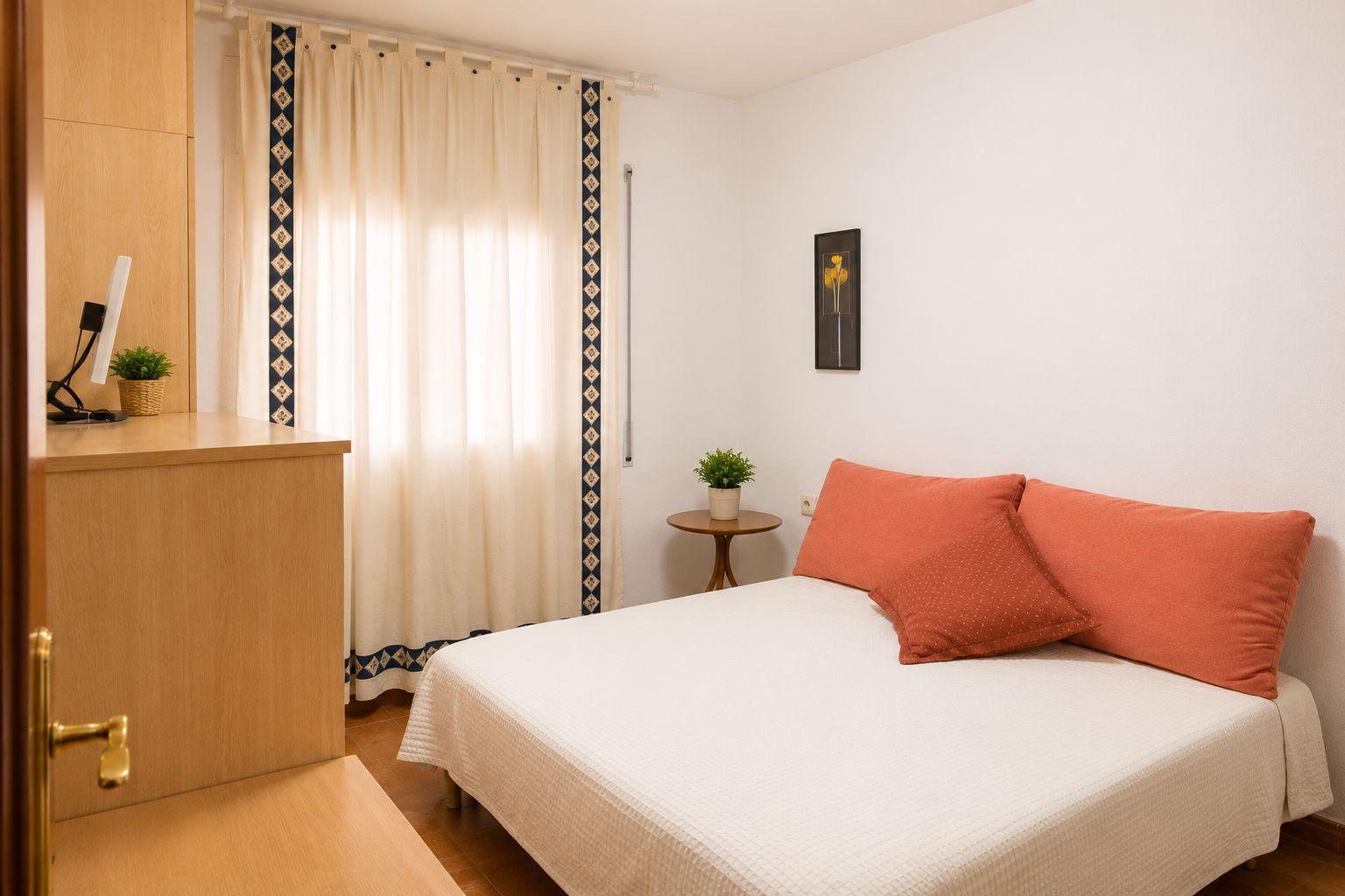 Amplio piso de 5 habitaciones en segunda línea de mar - Foto 13