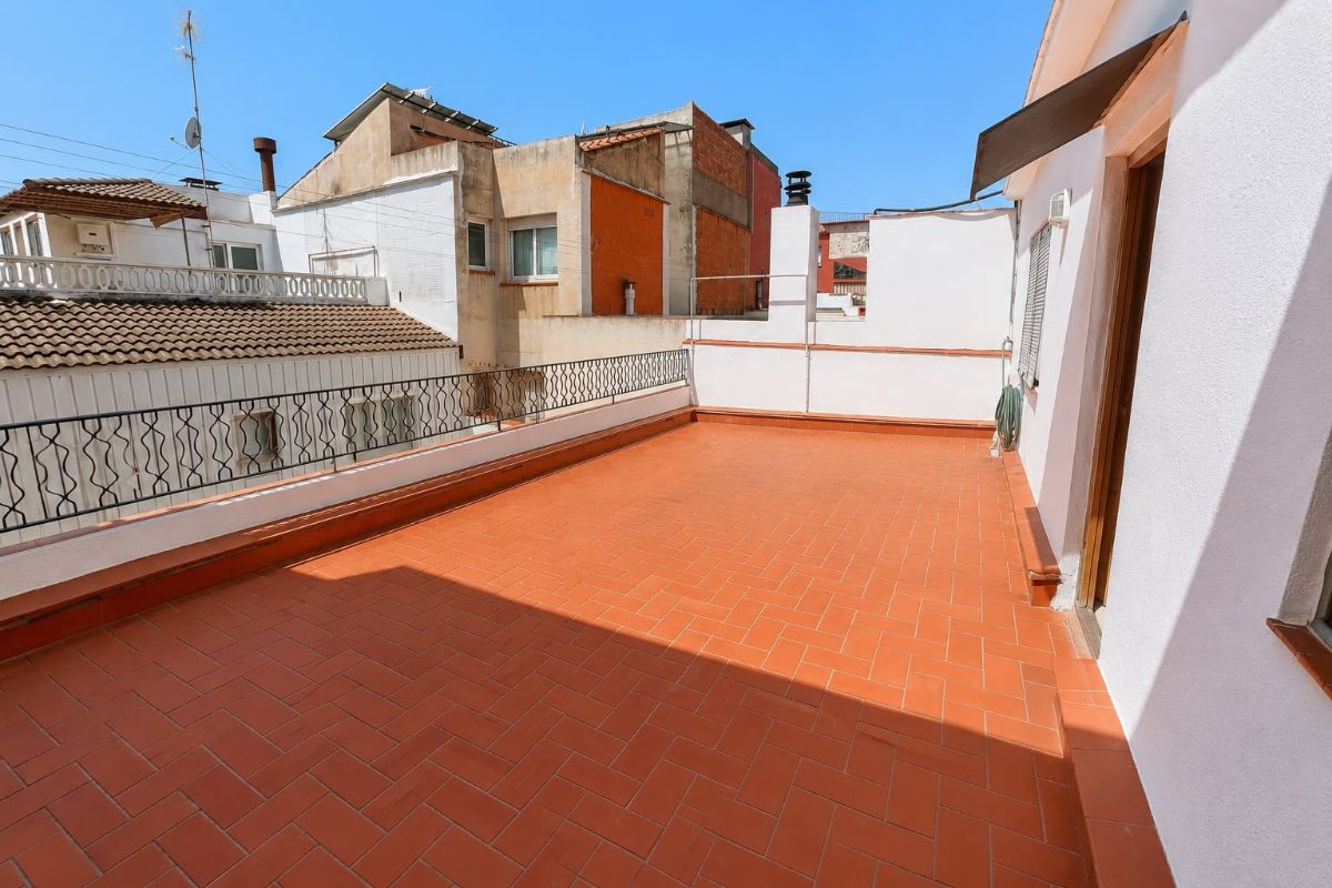 Casa con Encanto y Gran Potencial Comercial