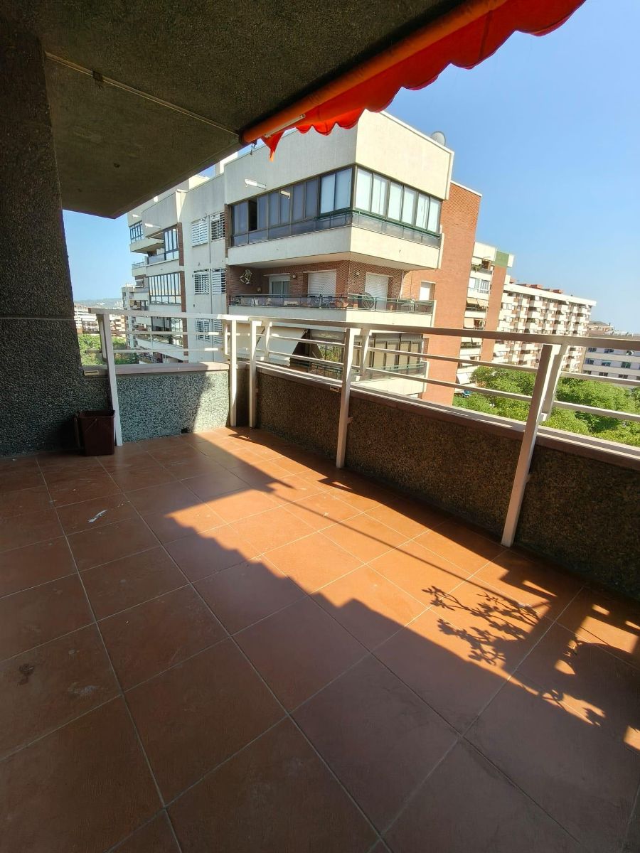 MAGNÍFICO piso de 102m² situado en la Avinguda de Xile, en pleno corazón de Les Corts