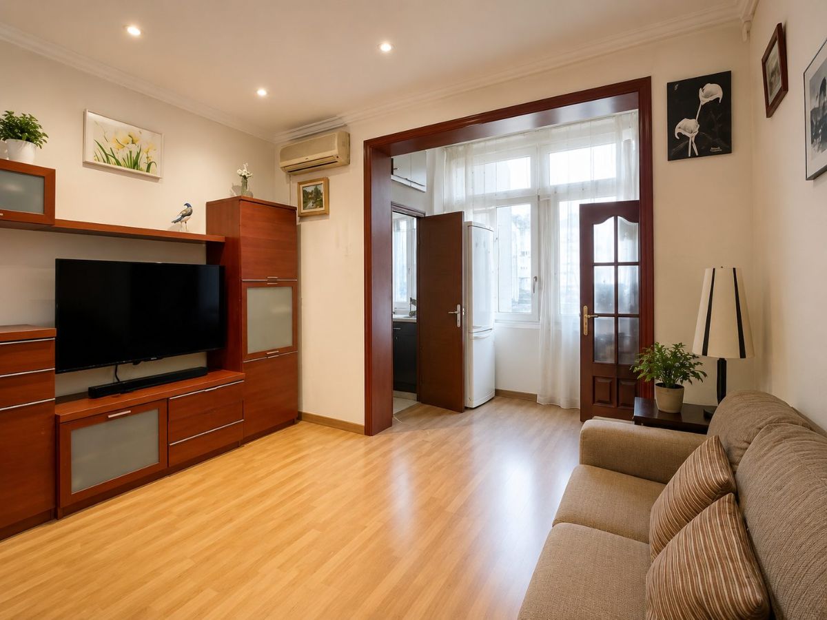 GRUPO MARIN presenta EXCLUSIVA vivienda en una segunda planta, situado en pleno eje comercial de Poblenou