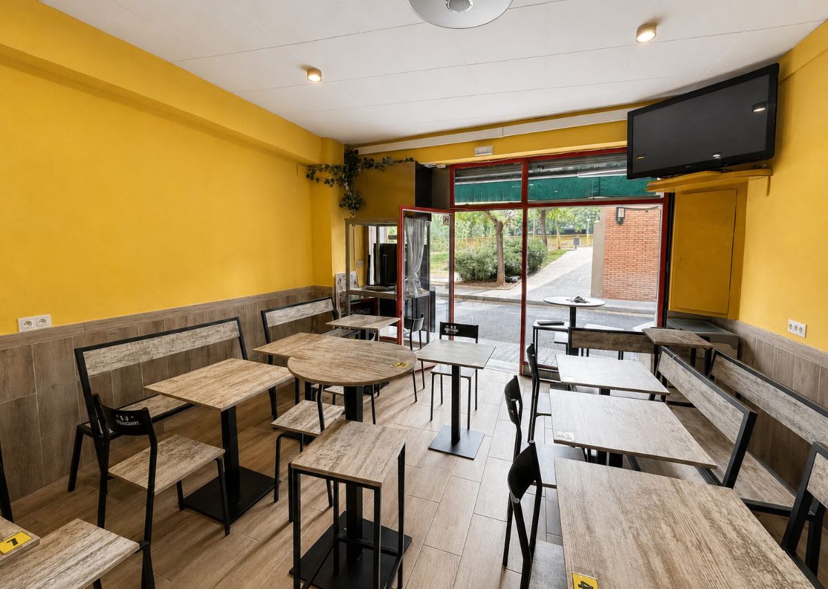 LOCAL COMERCIAL EN PROPIEDAD + NEGOCIO DE RESTAURACIÓN | LICENCIA C-2