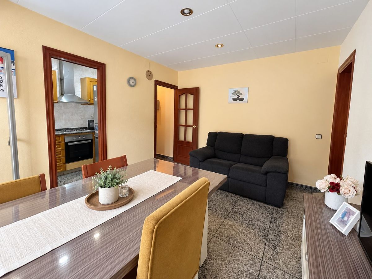 ÁTICO DE 3 HABITACIONES EN MONTGAT – LISTO PARA ENTRAR A VIVIR