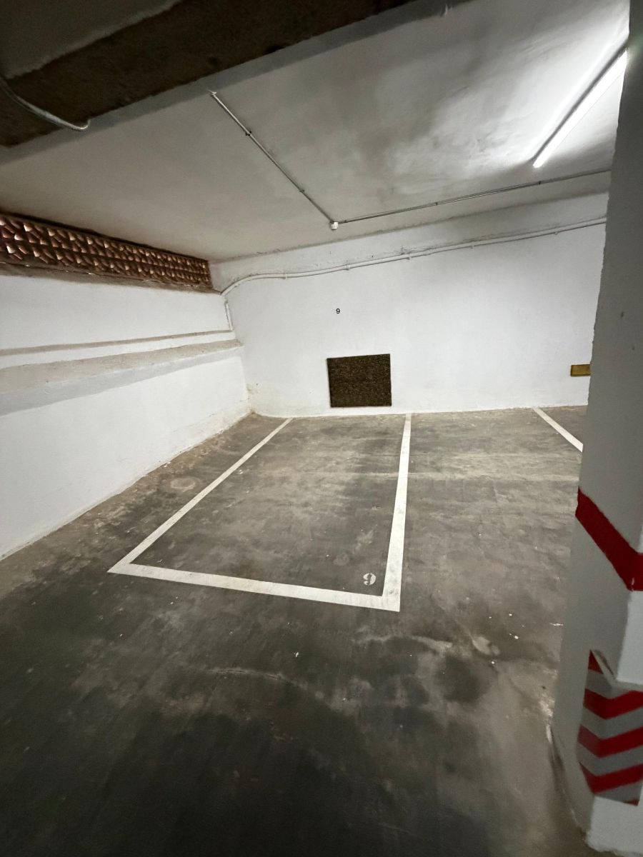 Plaza de garage amplia en La Plantera