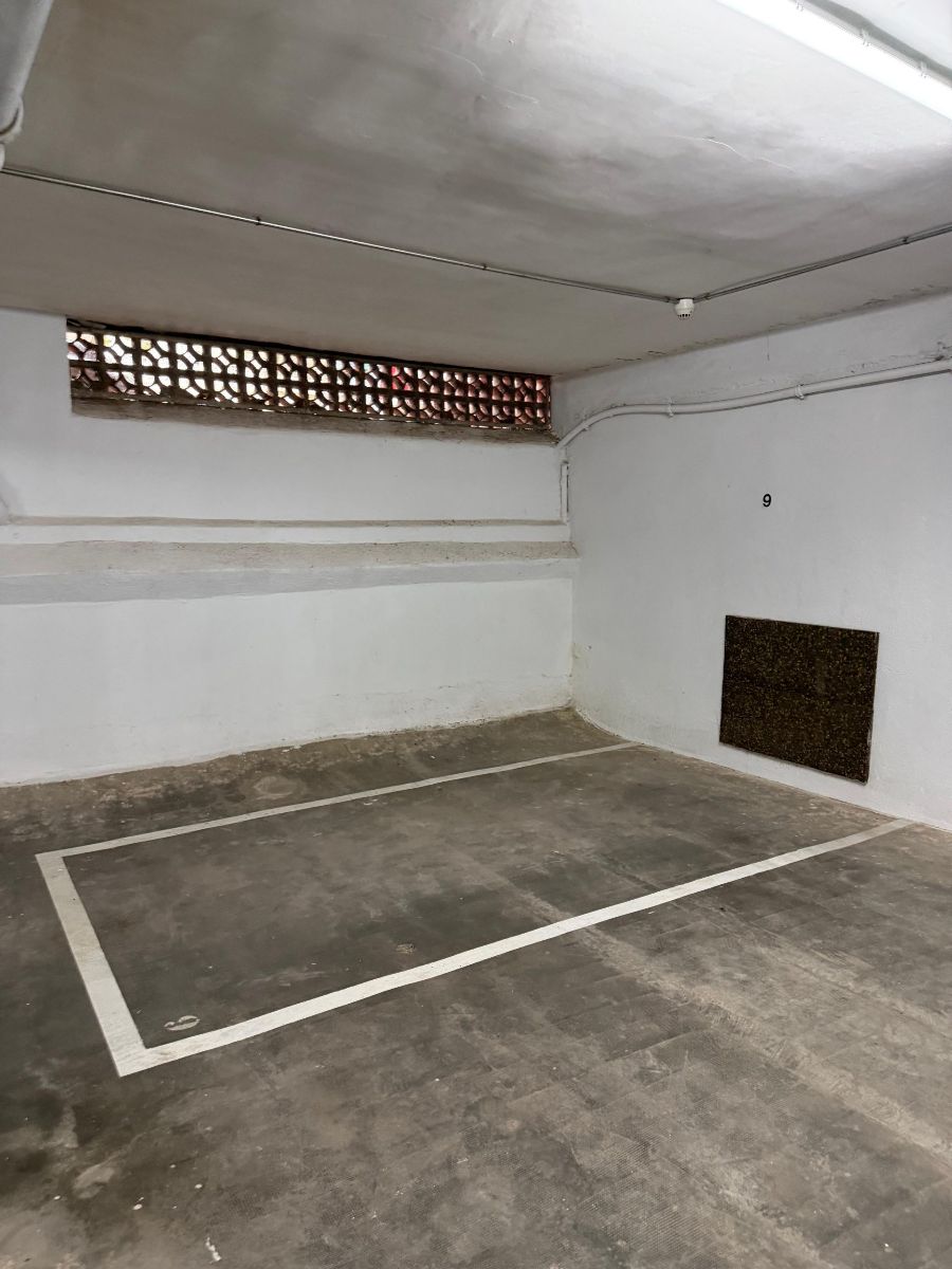 Plaza de garage amplia en La Plantera