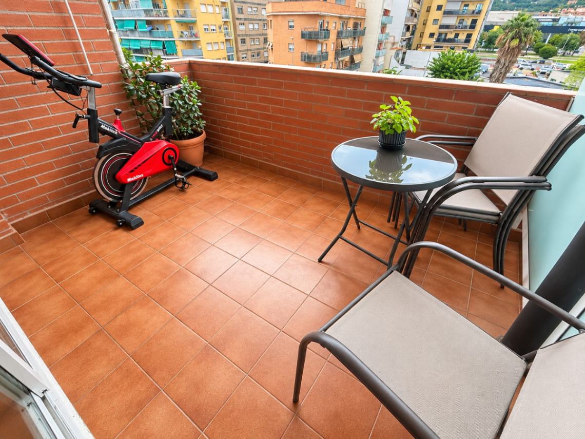 PISO DE 101 m² CONSTRUIDOS, DOS TERRAZAS y 3 DORMITOROS