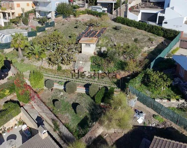 TERRENO URBANO DE 918 M² CON VISTAS EN SANTA SUSANNA – IDEAL PARA VIVIENDA O INVERSIÓN