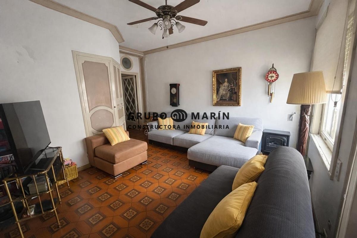 ¡Magnífica propiedad con patio, terraza y estancias clásicas en el corazón de Mataró! - Foto 20