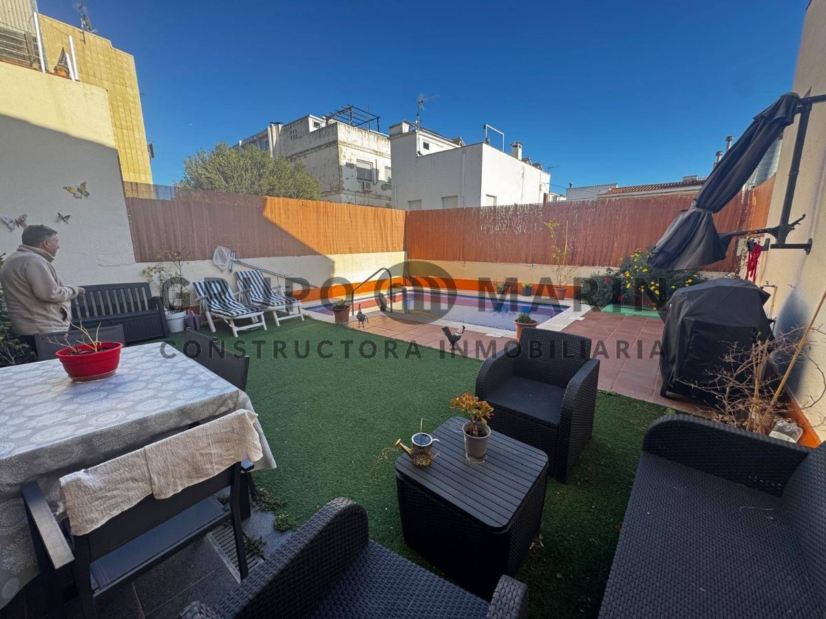 ¡ESPECTACULAR CASA UNIFAMILIAR EN EL CENTRO DE PREMIÀ DE MAR! - Foto 3