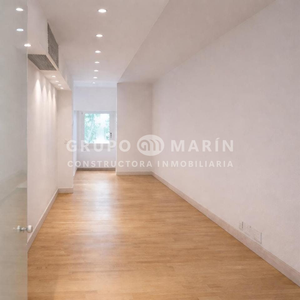 GRAN LOCAL COMERCIAL DE TRES PLANTAS - Foto 2