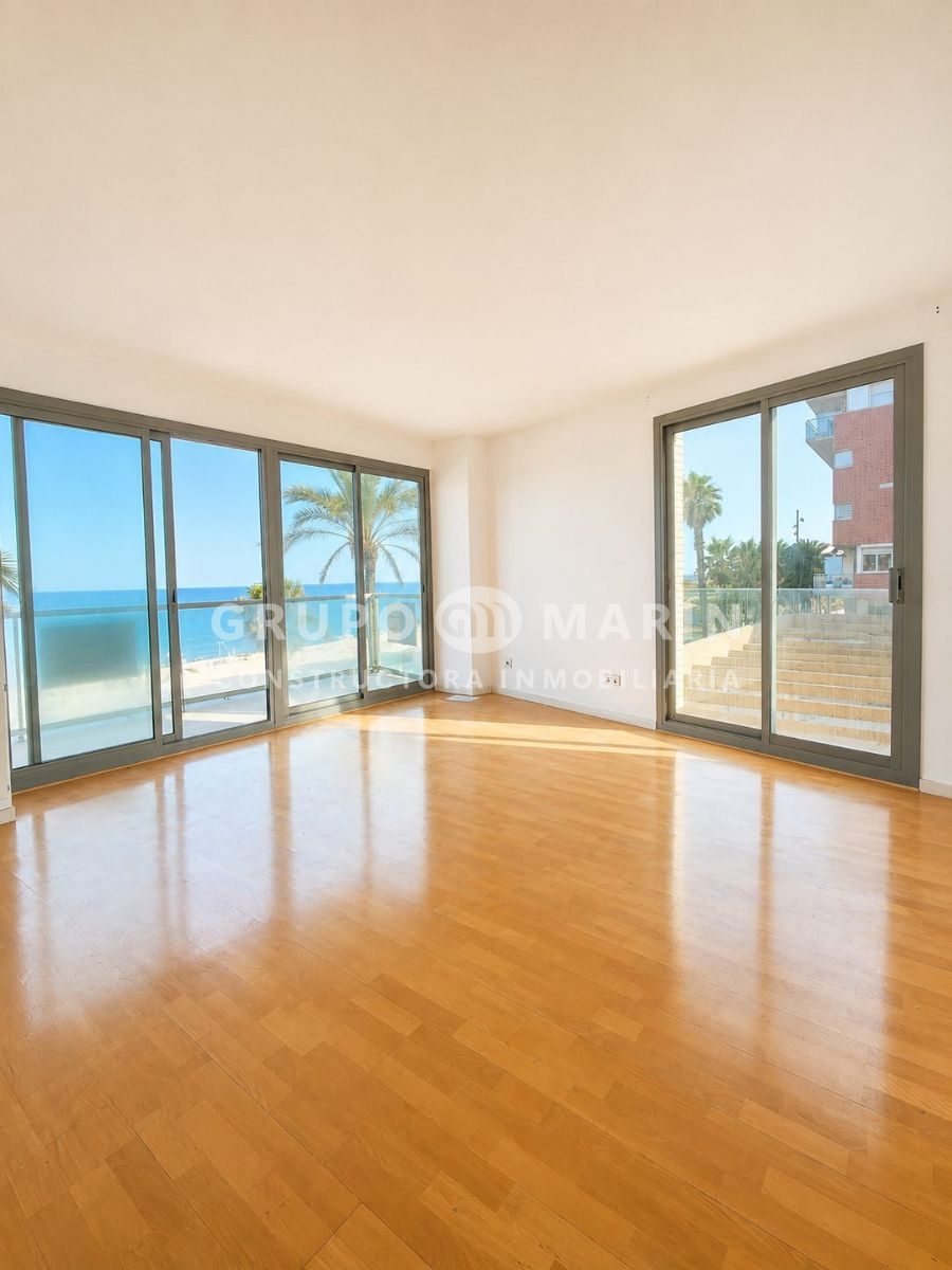 Piso de 2 habitaciones ubicado en una excelente zona frente al mar - Foto 4