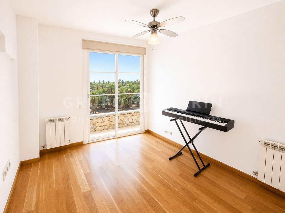 Exclusivo ático dúplex frente al Port Balís con vistas al mar - Foto 11