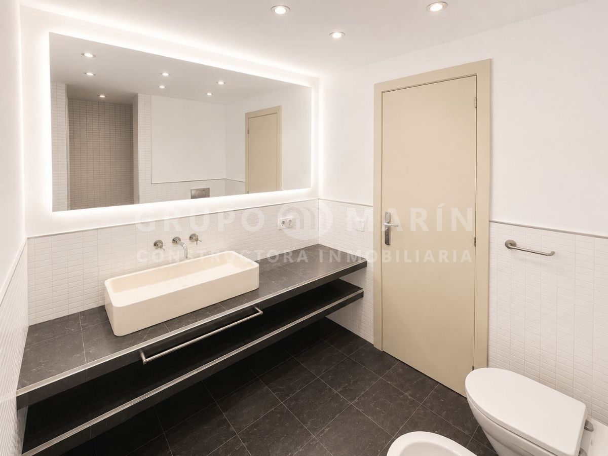Exclusivo ático dúplex frente al Port Balís con vistas al mar - Foto 16