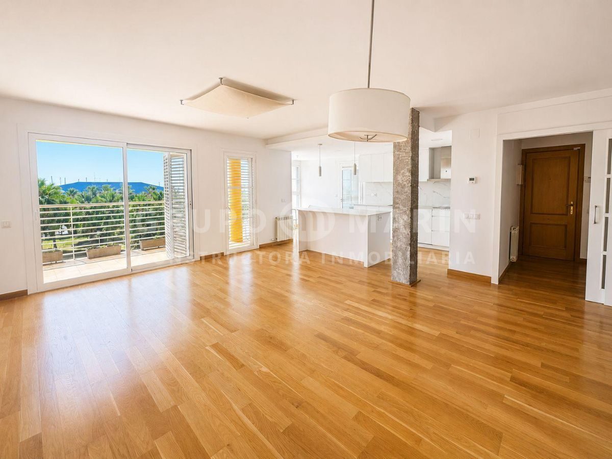 Exclusivo ático dúplex frente al Port Balís con vistas al mar - Foto 2
