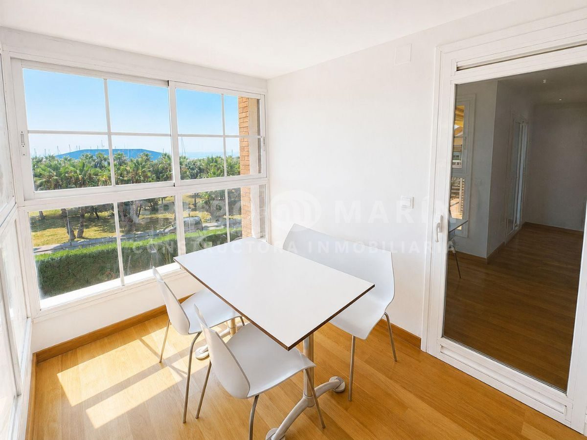 Exclusivo ático dúplex frente al Port Balís con vistas al mar - Foto 6