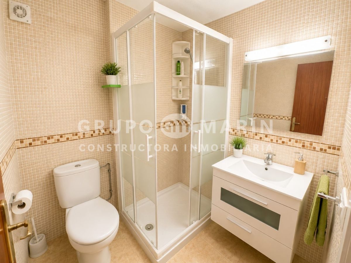 Magnífica vivienda, muy luminosa y con una distribución cómoda en Blanes! - Foto 18