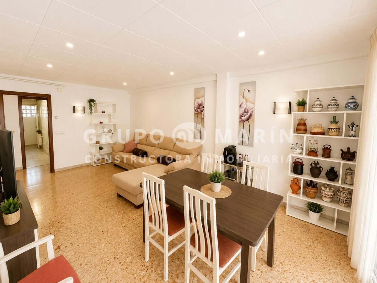 Magnífica vivienda, muy luminosa y con una distribución cómoda en Blanes! - Foto 7