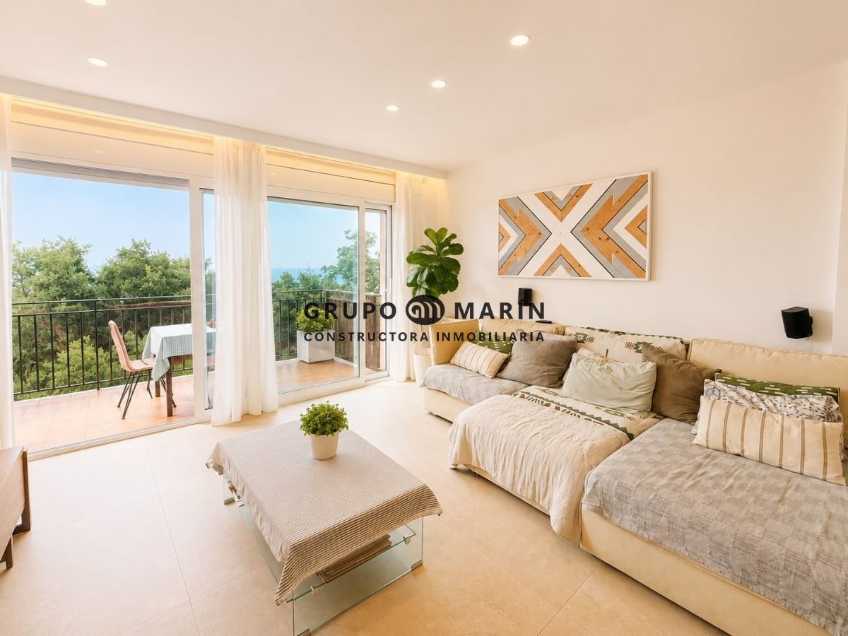 Duplex con espectaculares Vistas al Mar en Blanes - Foto 1