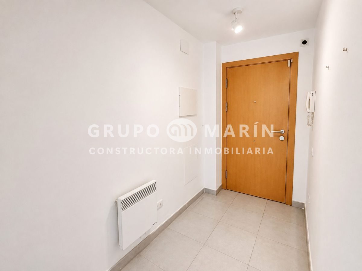 Piso exterior con balcón en Blanes - Foto 11