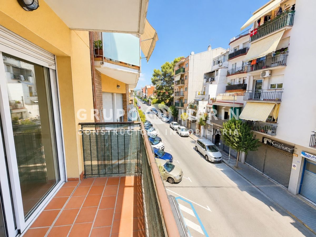 Piso exterior con balcón en Blanes - Foto 3