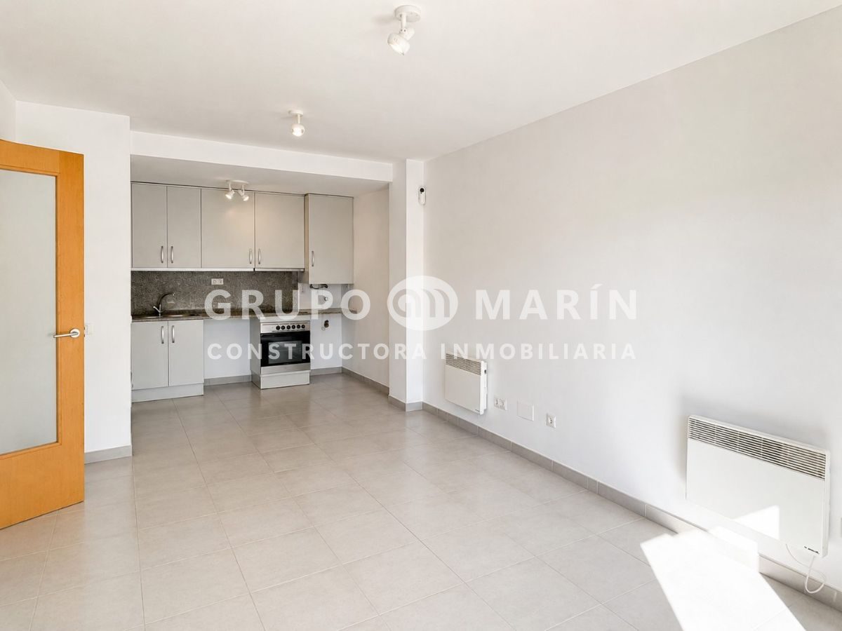 Piso exterior con balcón en Blanes - Foto 5