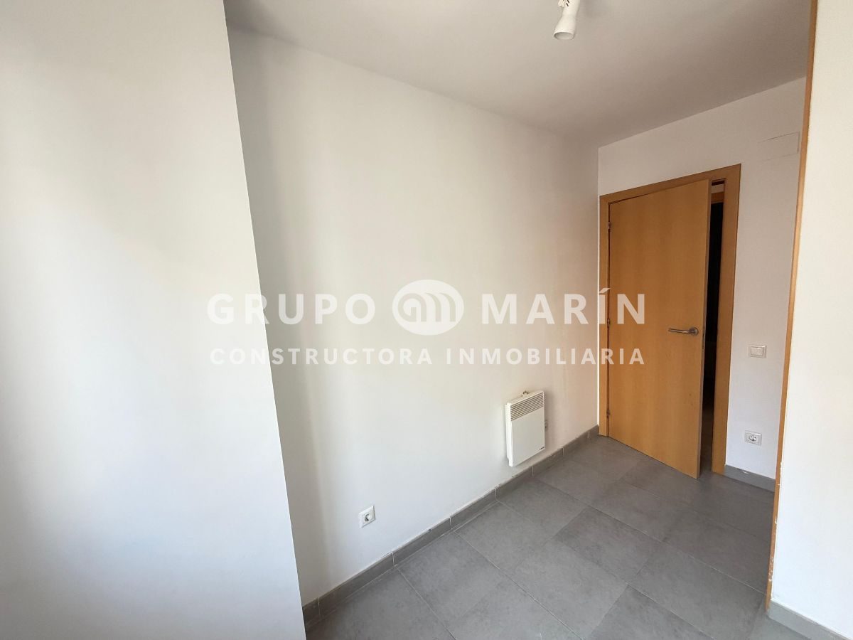 Piso exterior con balcón en Blanes - Foto 7