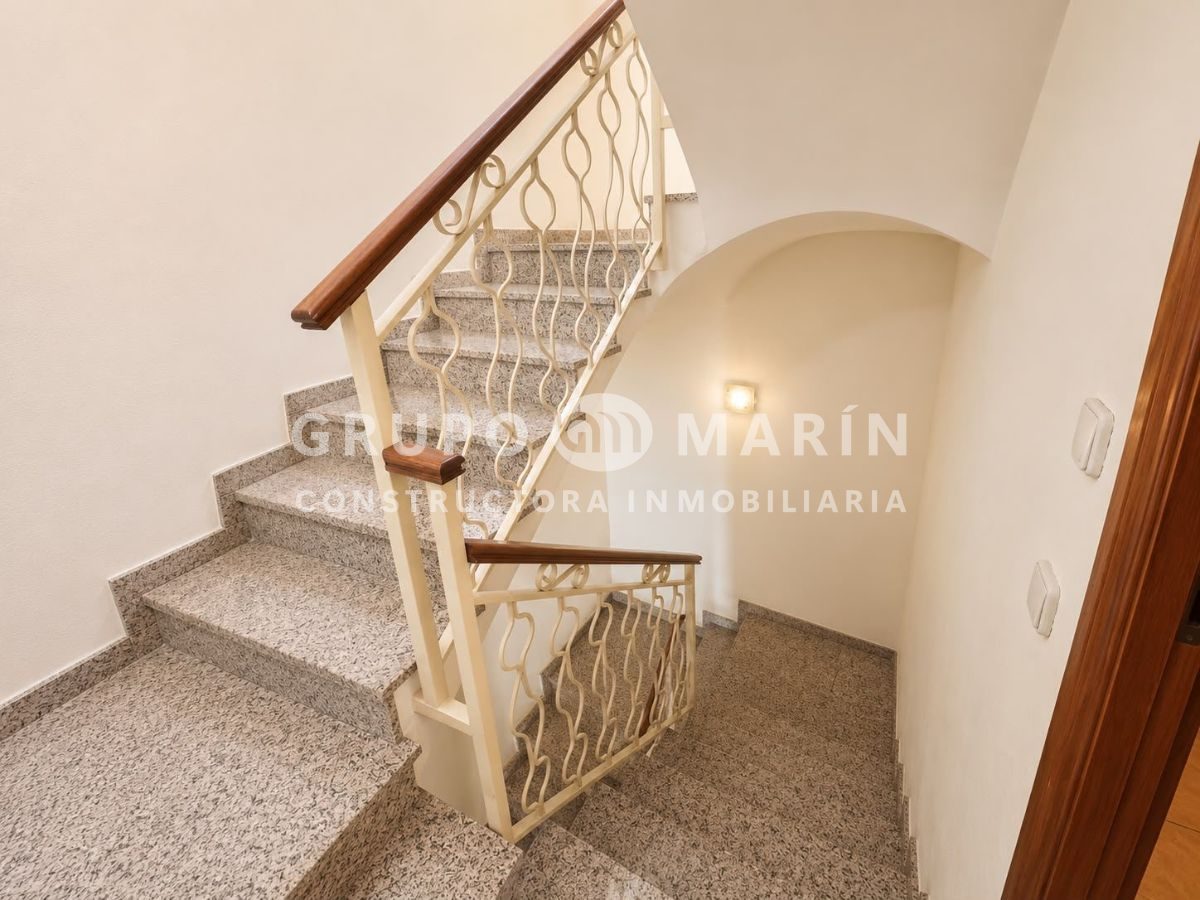 Casa con Encanto y Gran Potencial Comercial - Foto 17