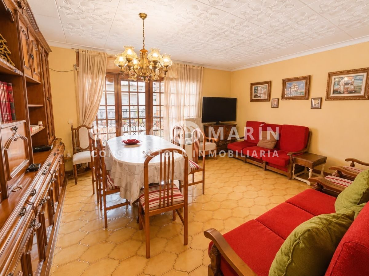Casa con Encanto y Gran Potencial Comercial - Foto 3