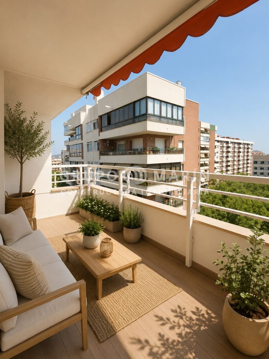 MAGNÍFICO piso de 102m² situado en la Avinguda de Xile, en pleno corazón de Les Corts - Foto 1