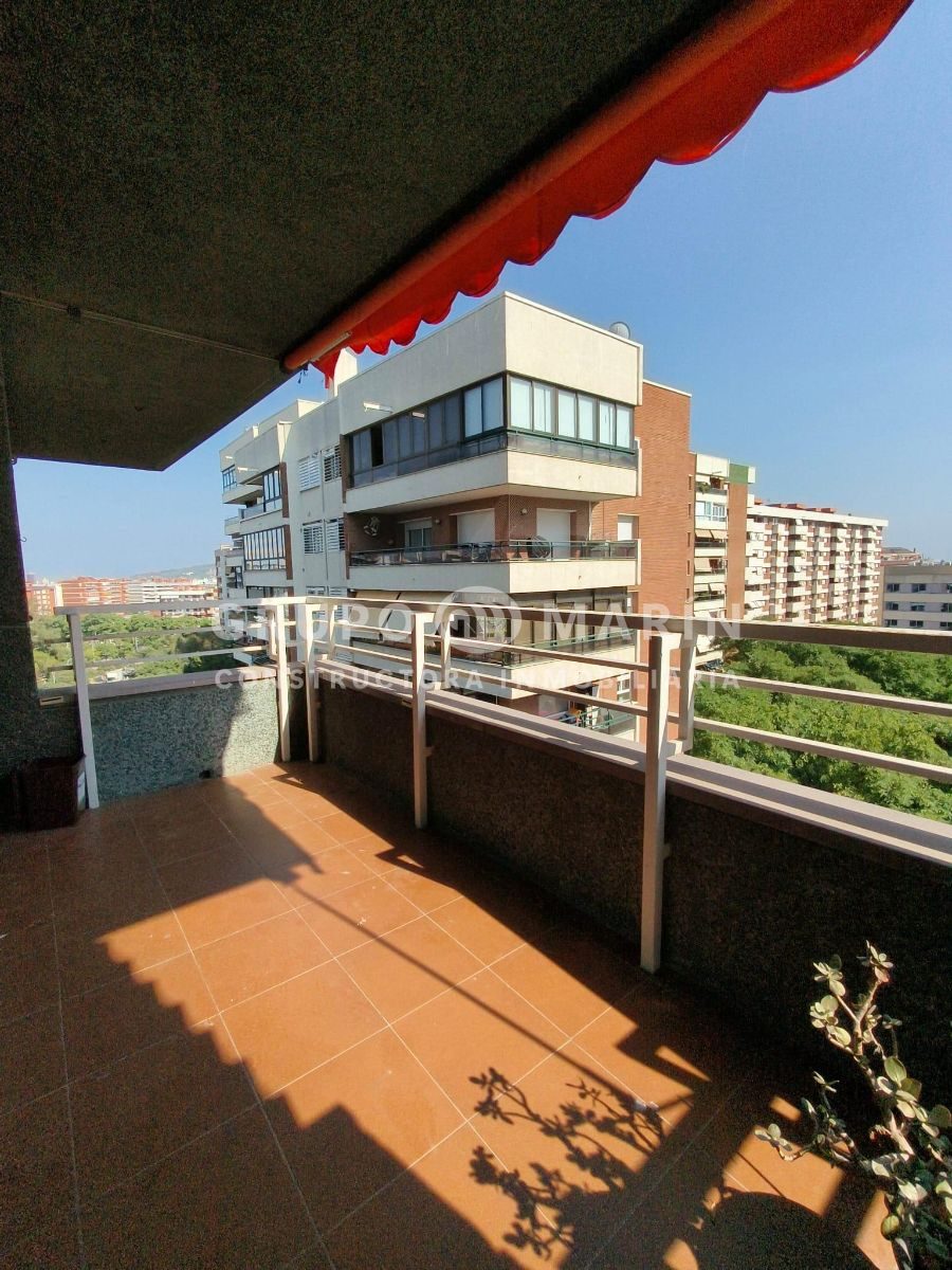 MAGNÍFICO piso de 102m² situado en la Avinguda de Xile, en pleno corazón de Les Corts - Foto 8