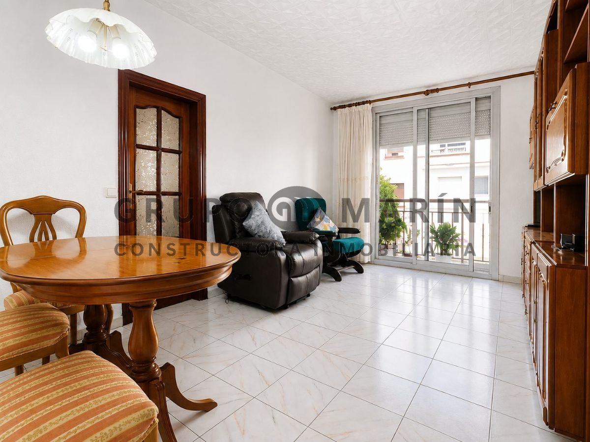 GRUPO MARÍN presenta esta fantástica vivienda en El Guinardó - Foto 1