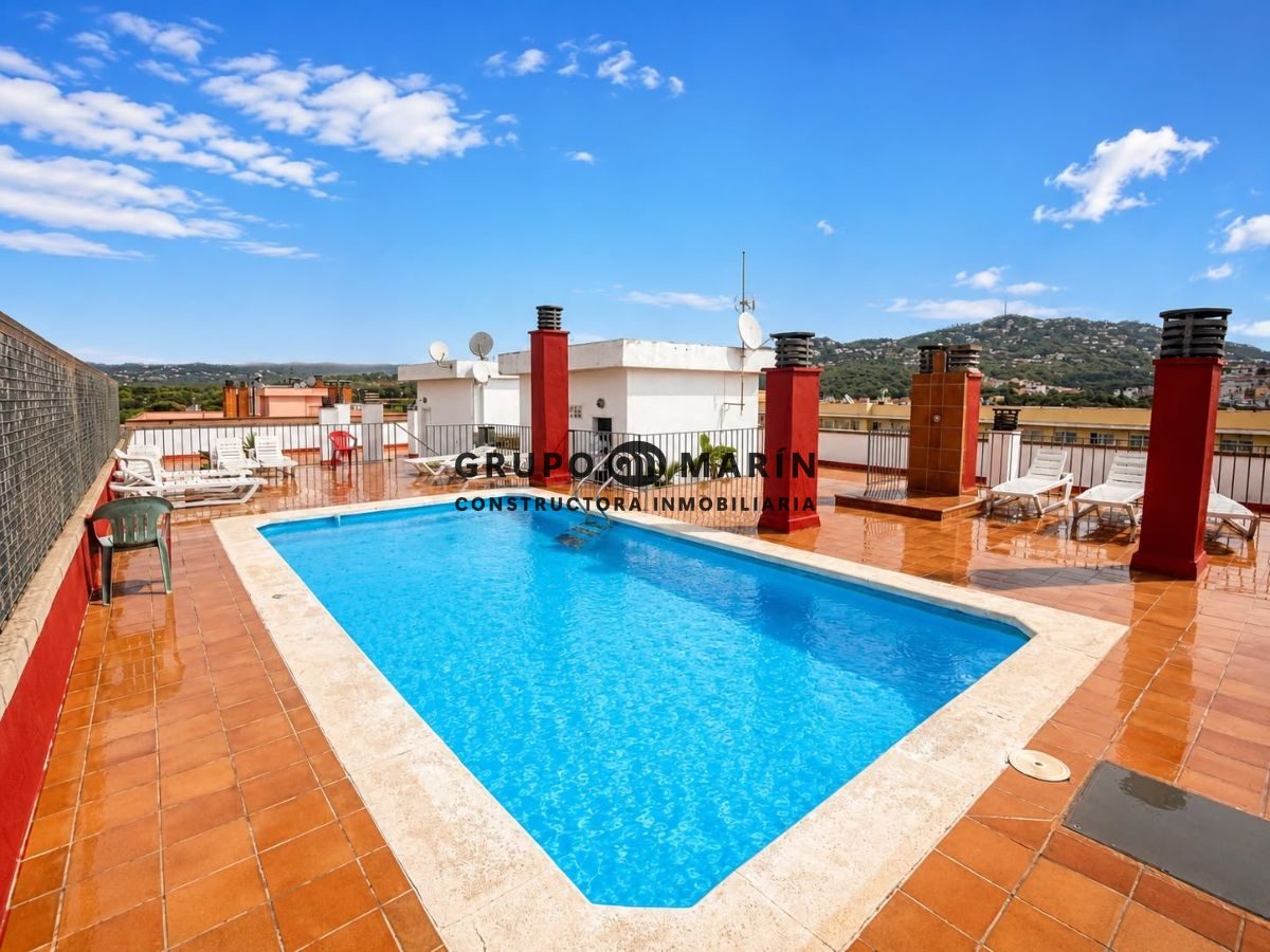 Piso luminoso con balcón y piscina en Can Sabata - Foto 18