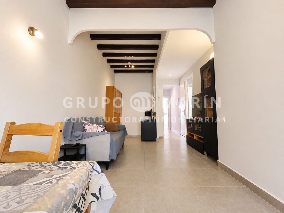 Piso con balcón  luz y encanto en Camp de l’Arpa – 2 habitaciones - Foto 2