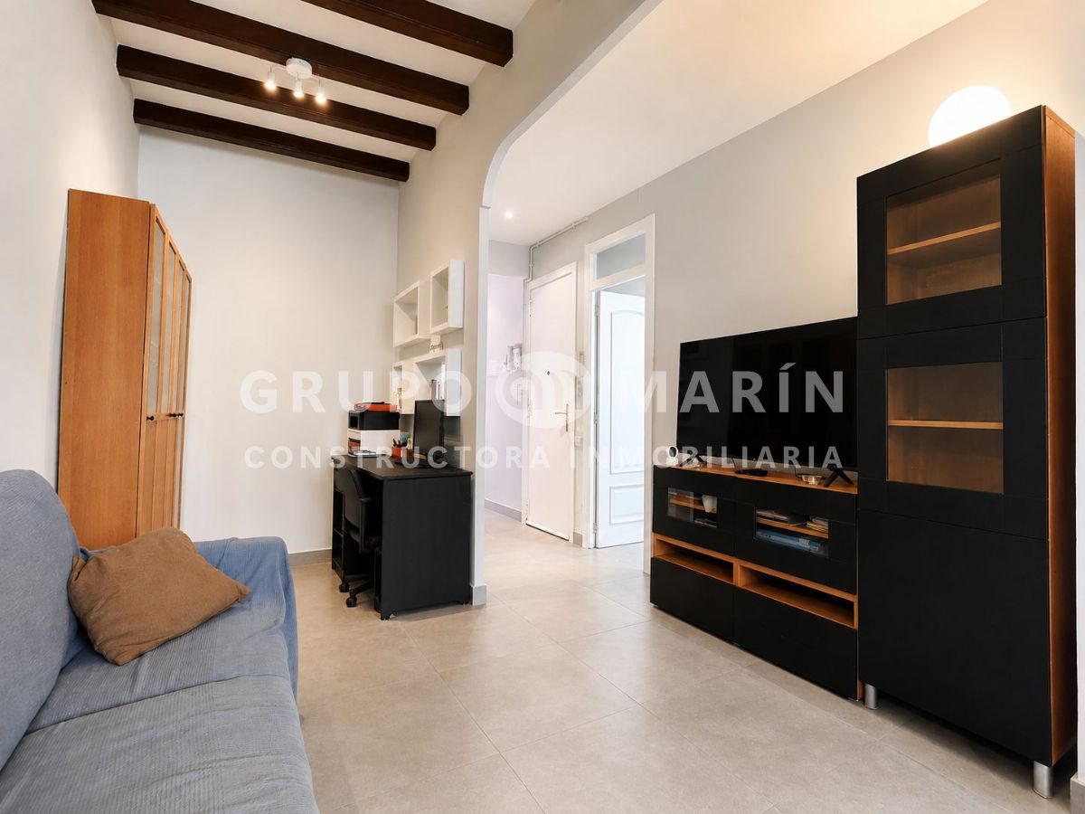 Piso con balcón  luz y encanto en Camp de l’Arpa – 2 habitaciones - Foto 3