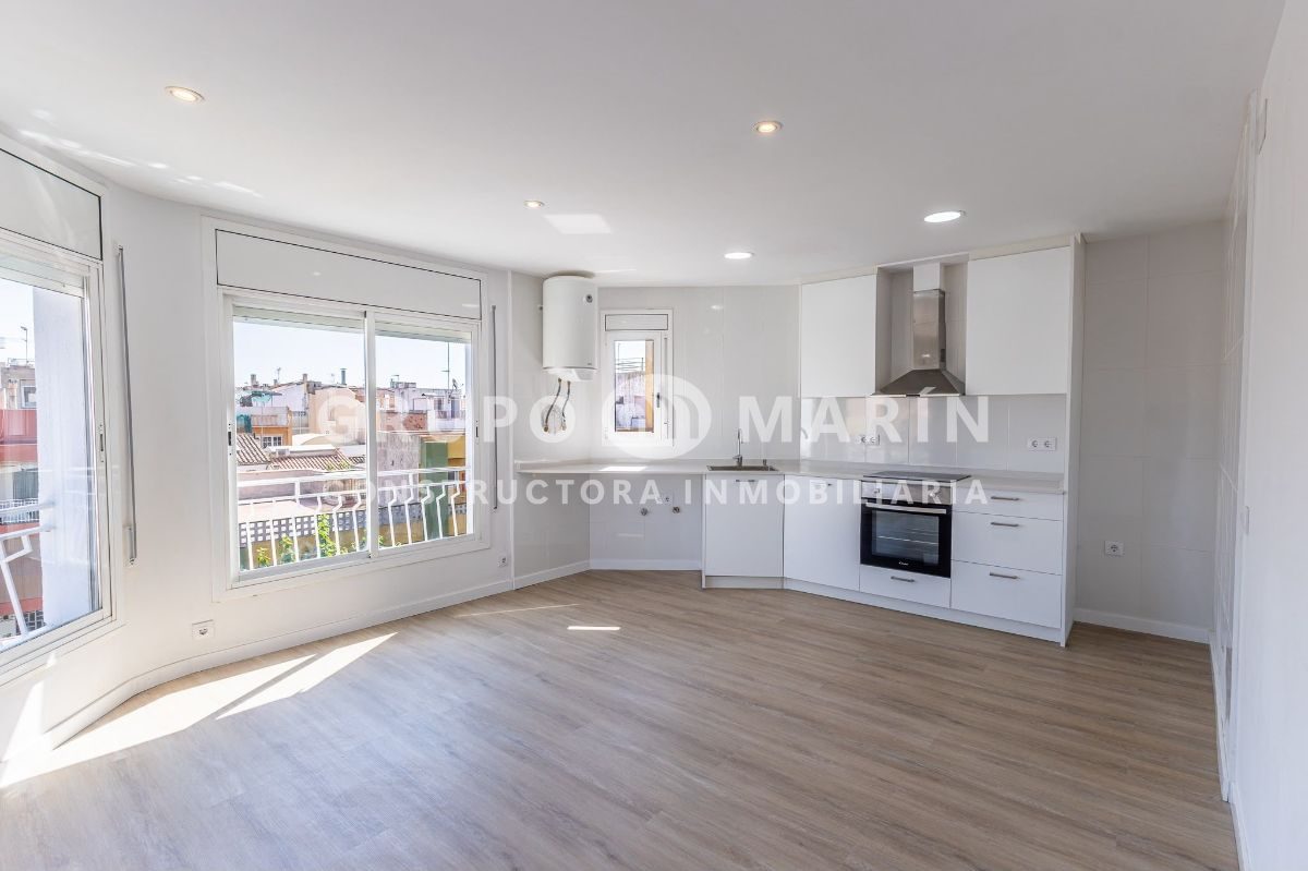 Piso reformado y muy luminoso en el centro de Malgrat de Mar - Foto 2