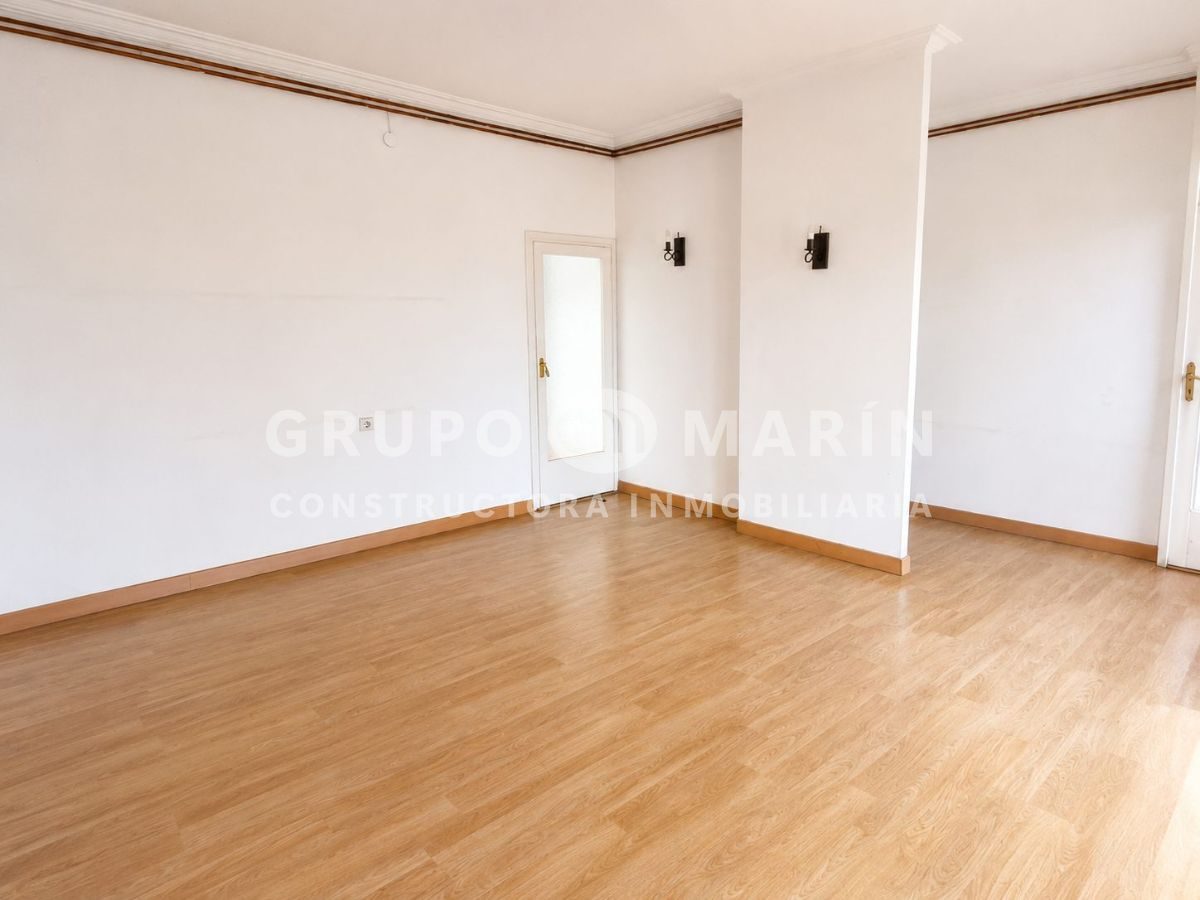 GRUPO MARIN presenta FANTASTICO Ático de 130m² en Badalona - Foto 18