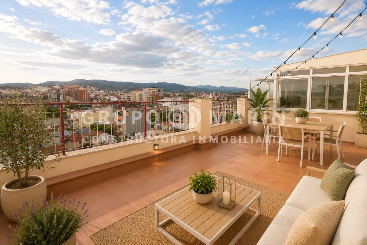 GRUPO MARIN presenta FANTASTICO Ático de 130m² en Badalona - Foto 7