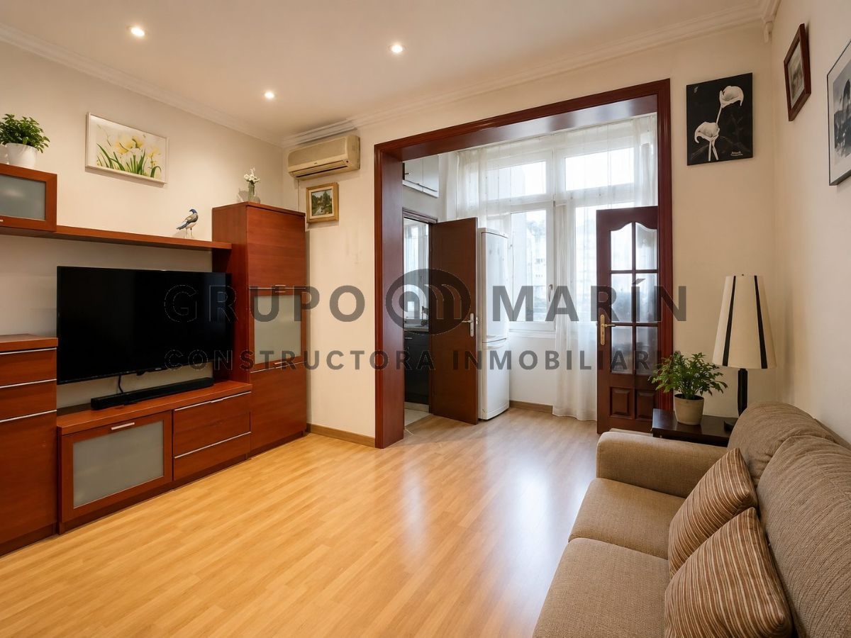 GRUPO MARIN presenta EXCLUSIVA vivienda en una segunda planta, situado en pleno eje comercial de Poblenou - Foto 1