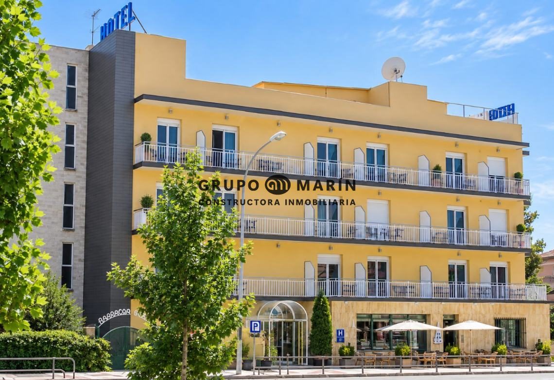 Hotel ideal para inversores en lloret - Foto 1