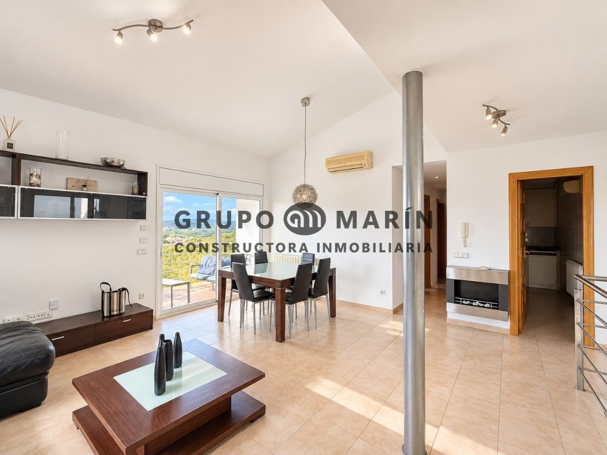 Espectacular casa reformada con piscina, jardín y vistas panorámicas en Santa Cristina - Foto 10