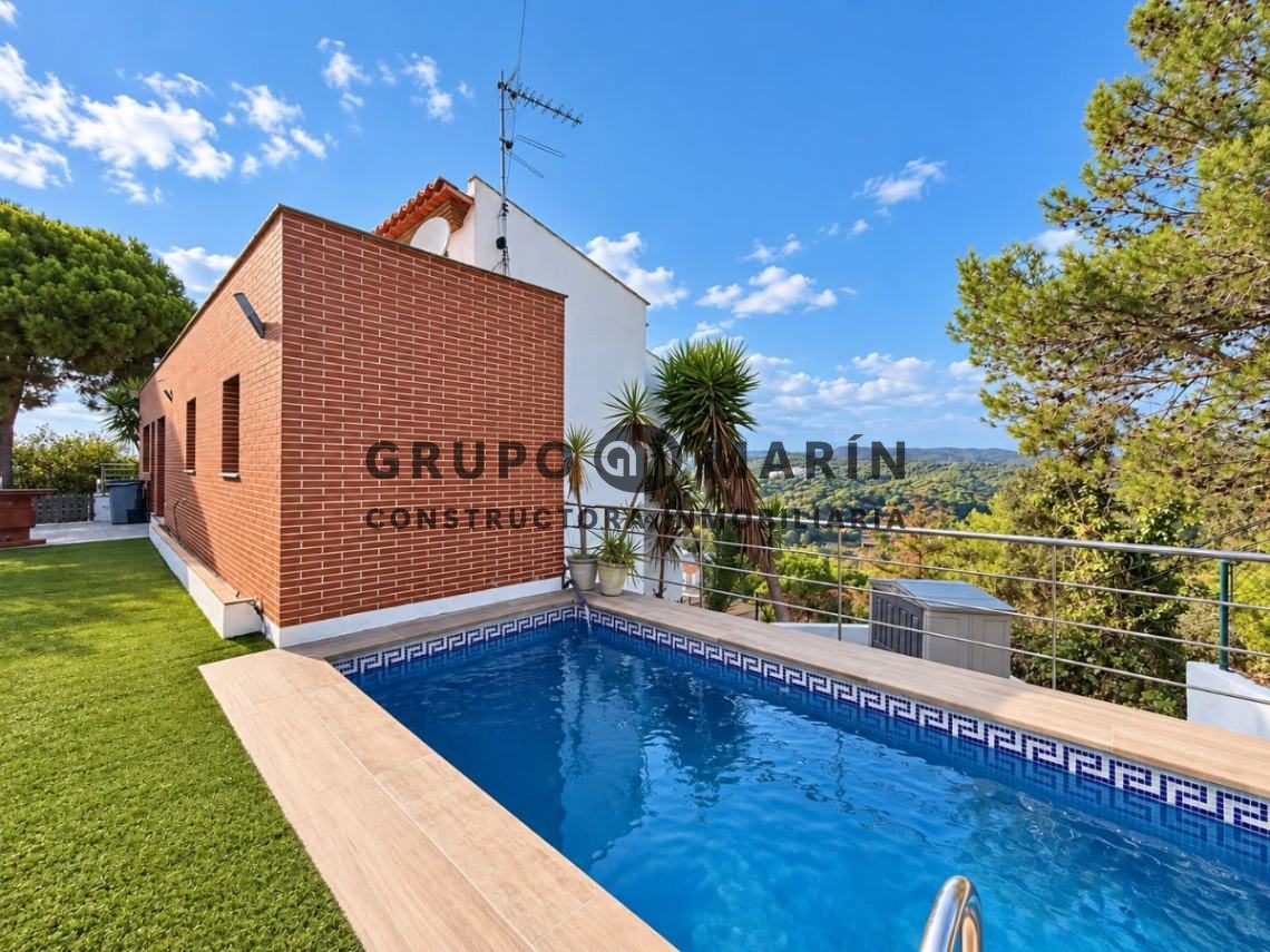 Espectacular casa reformada con piscina, jardín y vistas panorámicas en Santa Cristina - Foto 3