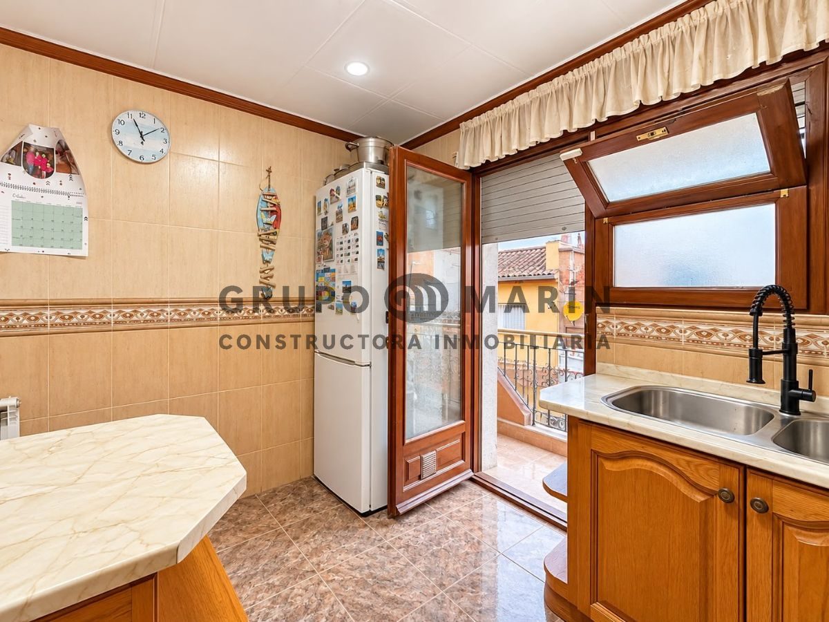 Piso luminoso con gran terraza privada y vistas al mar en Palafolls - Foto 10