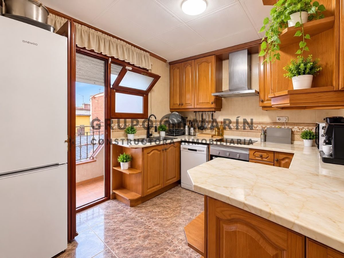 Piso luminoso con gran terraza privada y vistas al mar en Palafolls - Foto 12