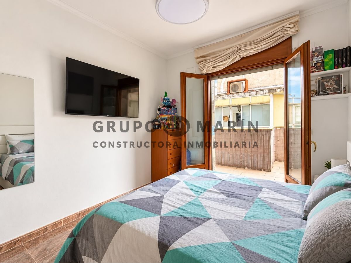 Piso luminoso con gran terraza privada y vistas al mar en Palafolls - Foto 18