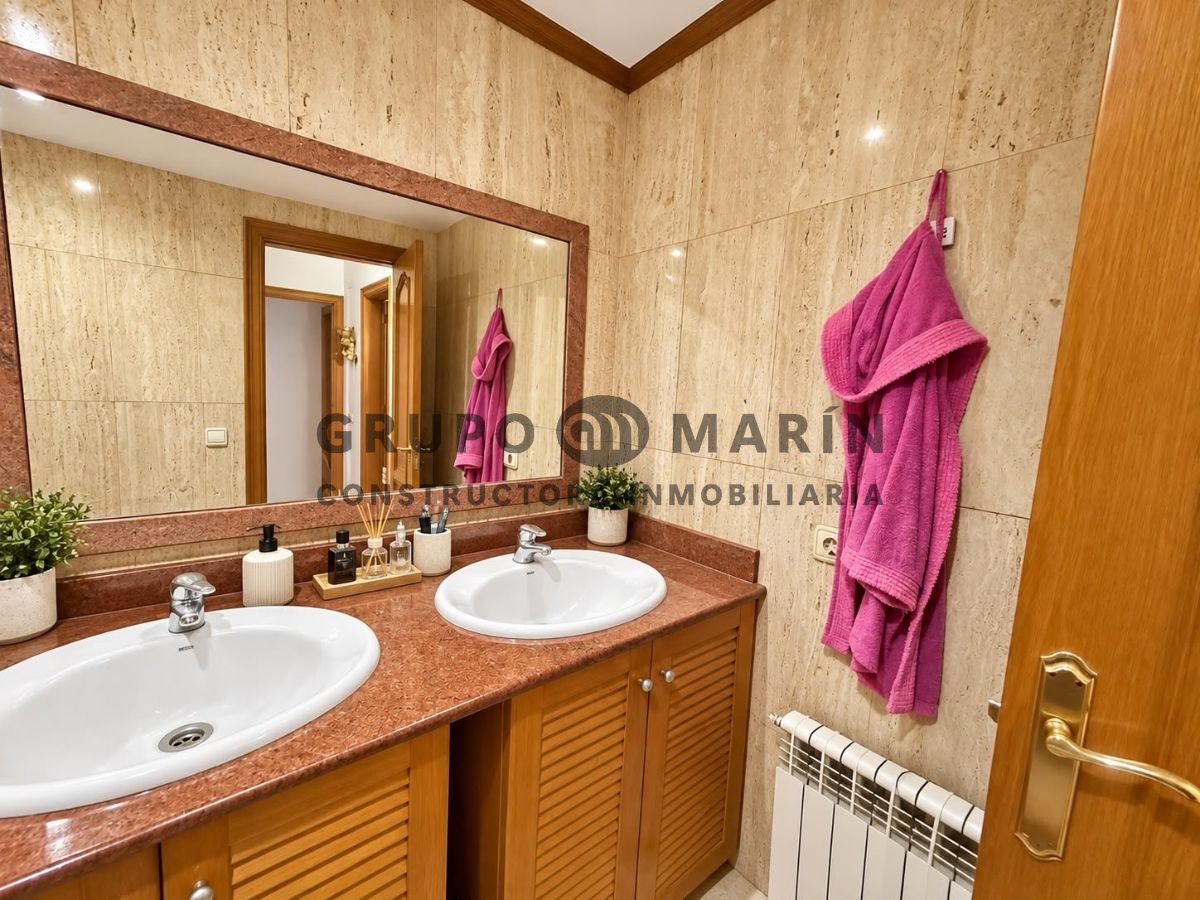 Piso luminoso con gran terraza privada y vistas al mar en Palafolls - Foto 28